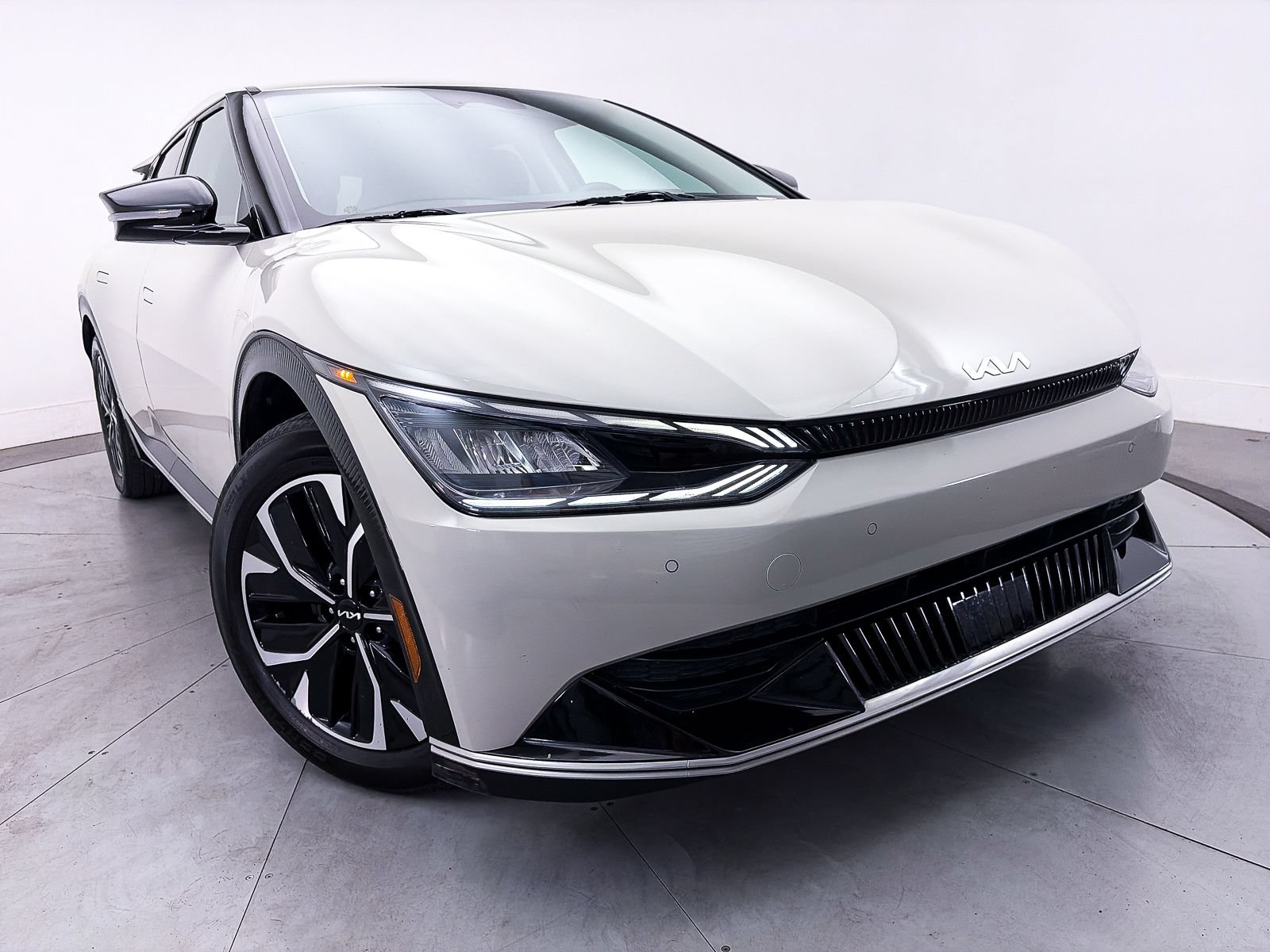 Used 2023 Kia EV6 Wind RWD image 8