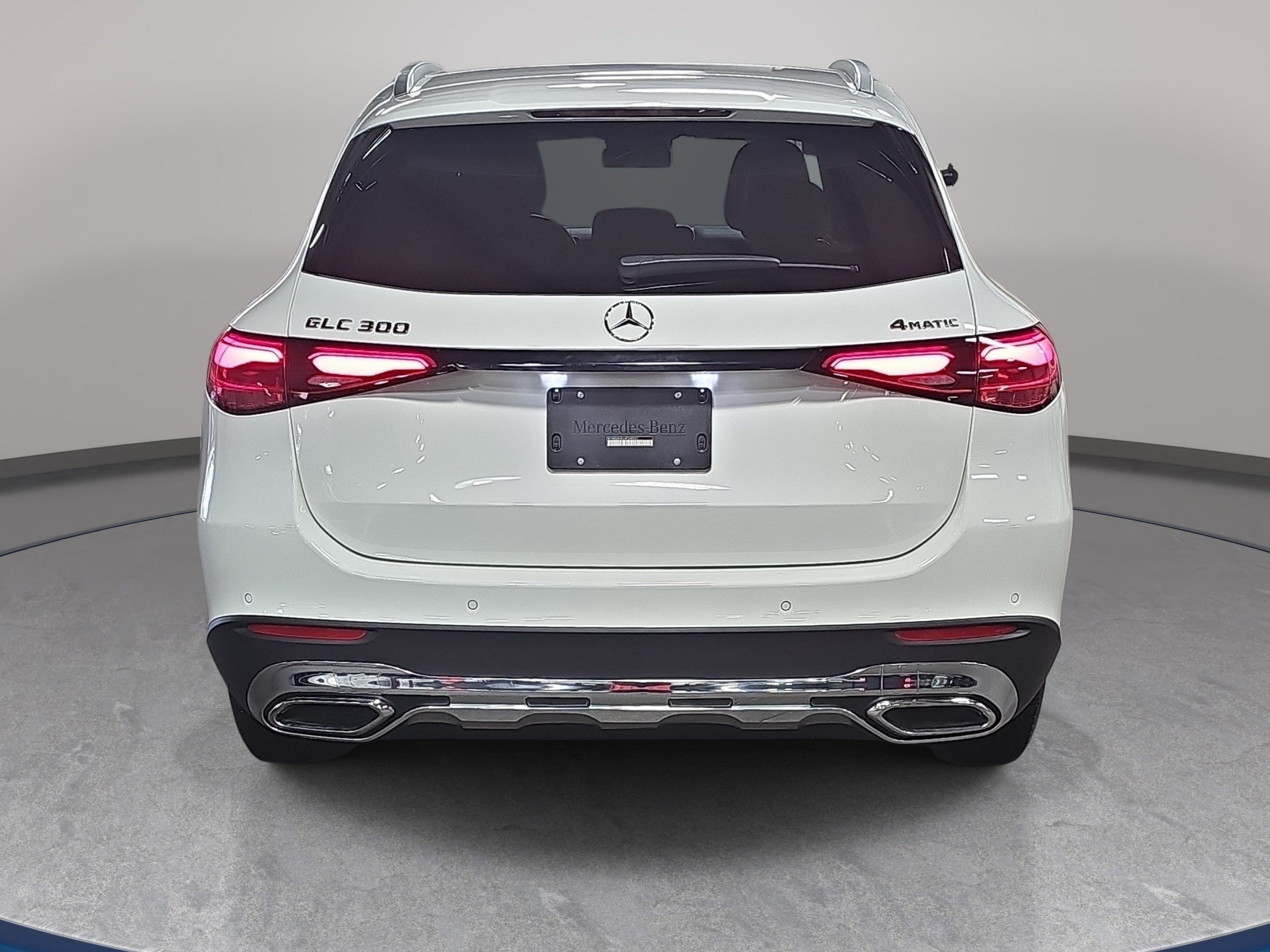 Used 2025 Mercedes-Benz GLC 300 4MATIC image 7