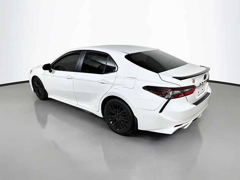 Used 2018 Toyota Camry SE FWD image 5