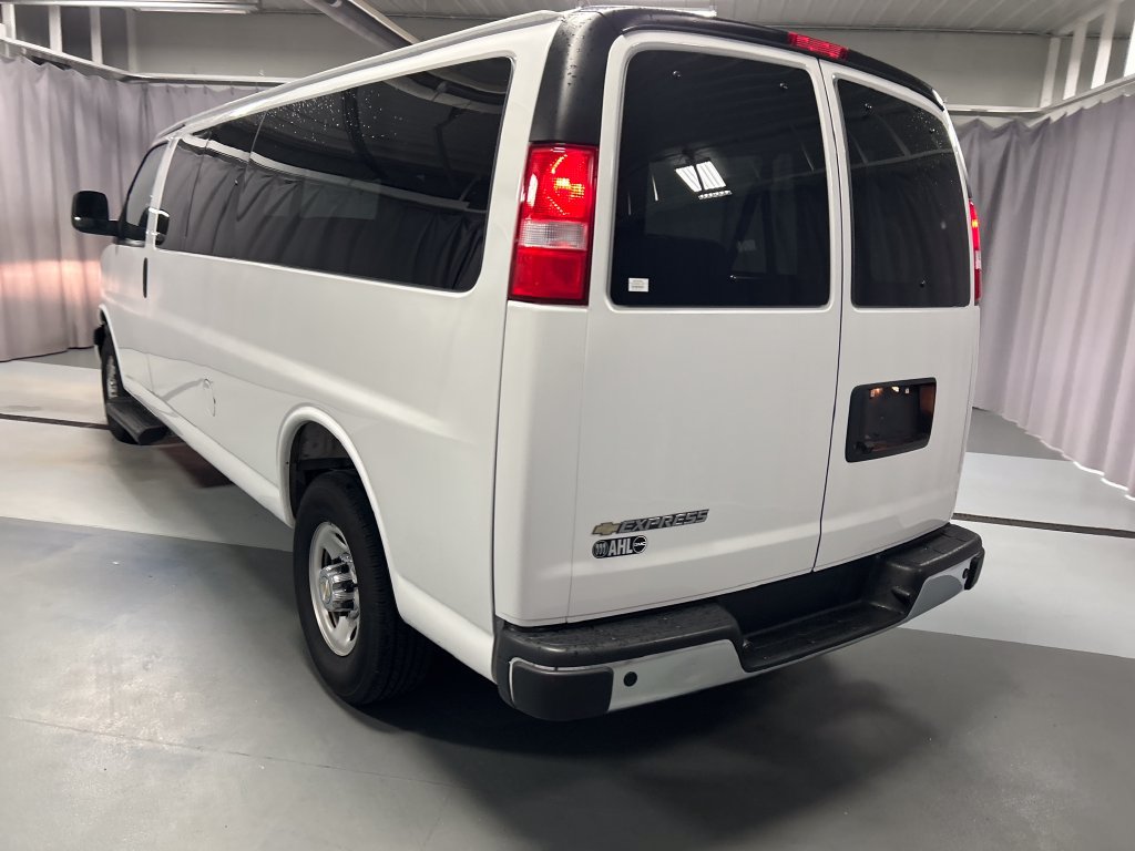 Used 2025 Chevrolet Express 3500 LT w/ LT Preferred Equipment Group RWD image 5