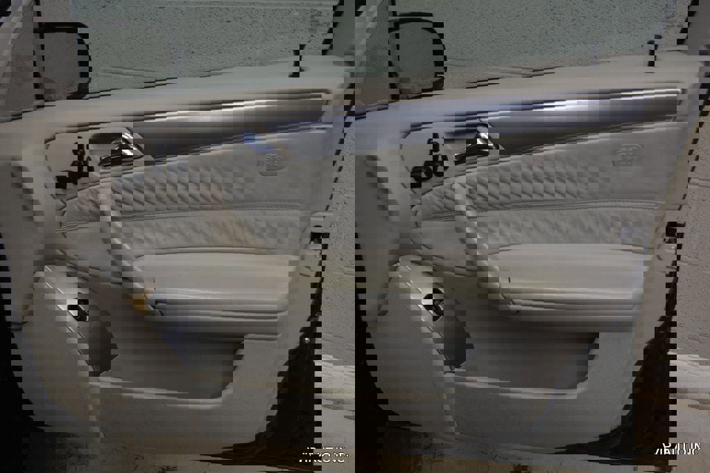 Used 2005 Mercedes-Benz C 55 AMG Sedan image 8