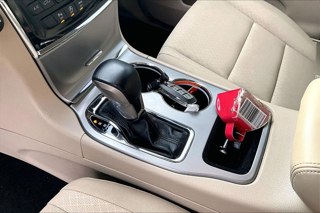 Used 2022 Jeep Grand Cherokee Laredo E image 16