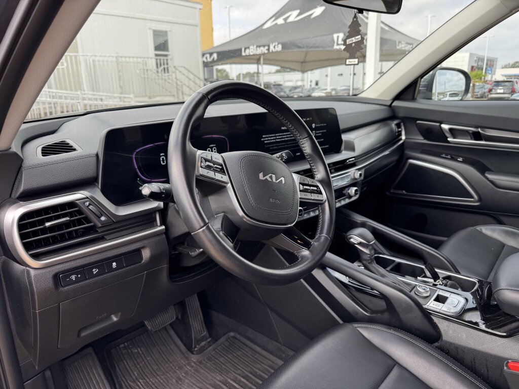 Used 2024 Kia Telluride LX image 28