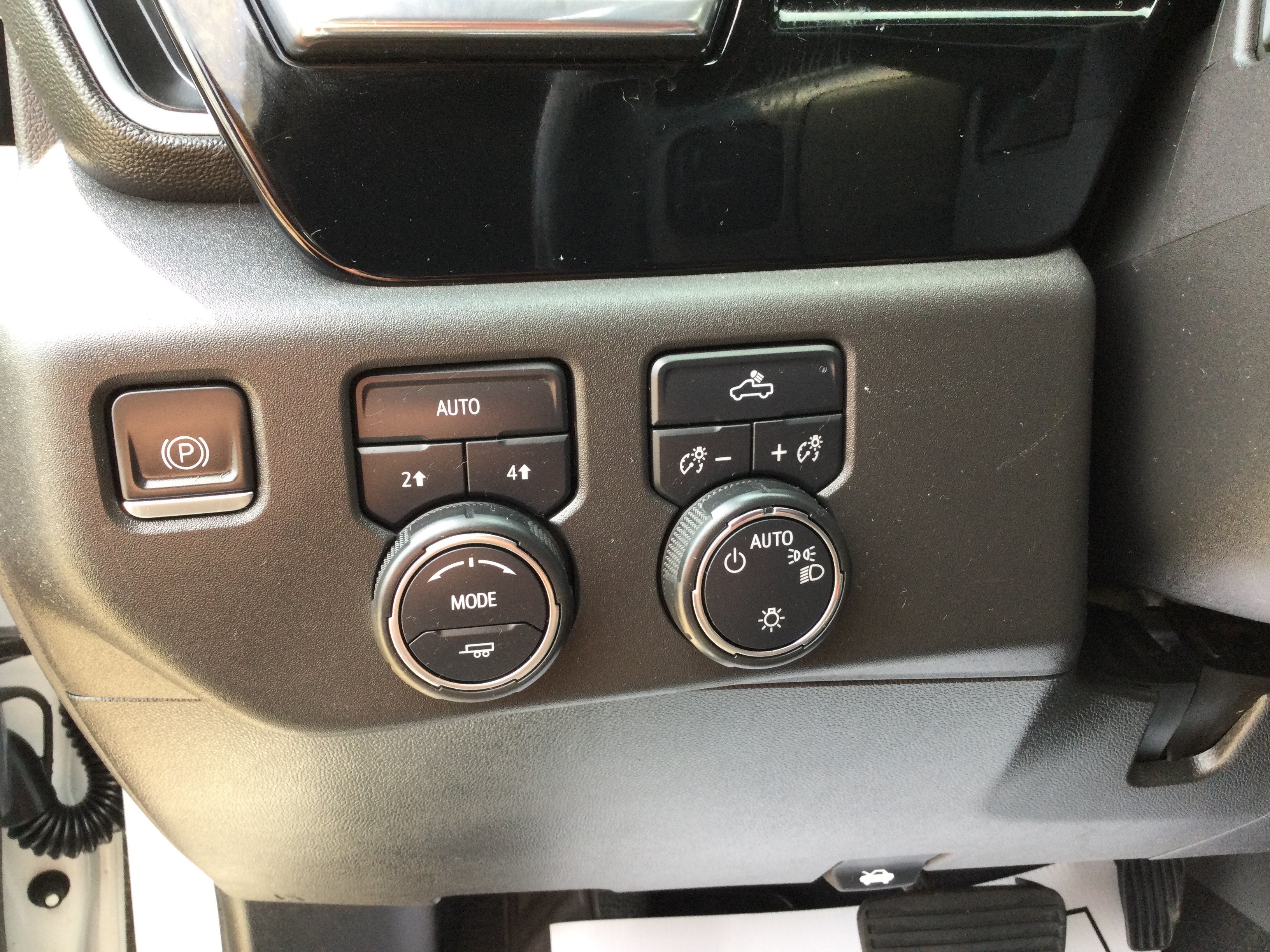 Used 2022 Chevrolet Silverado 1500 LT AWD/4WD image 10