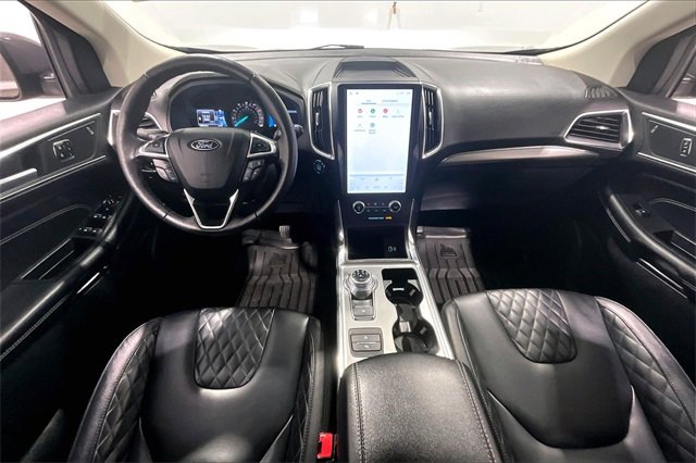 Used 2024 Ford Edge Titanium w/ Cold Weather Package image 7