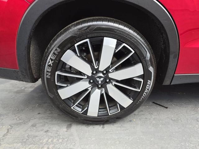 Used 2025 Mitsubishi Outlander SE image 20