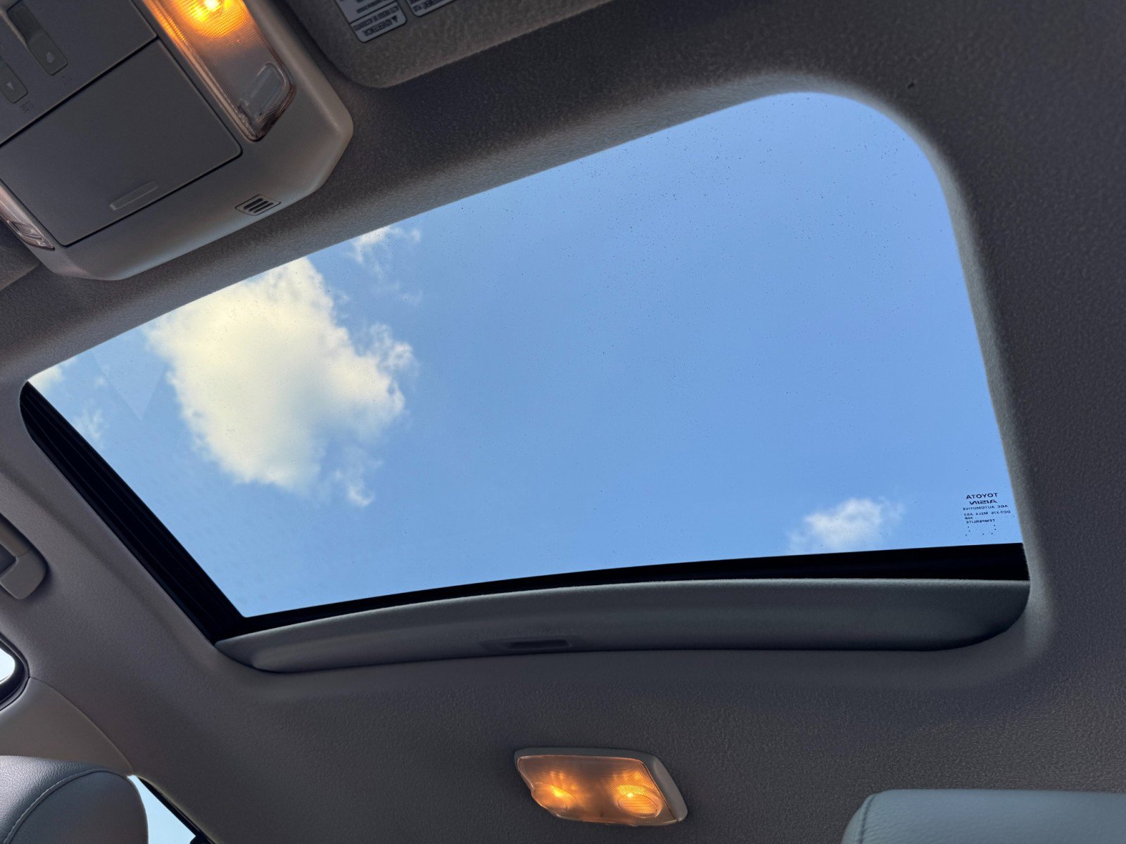 Used 2010 Toyota Sequoia Limited image 11