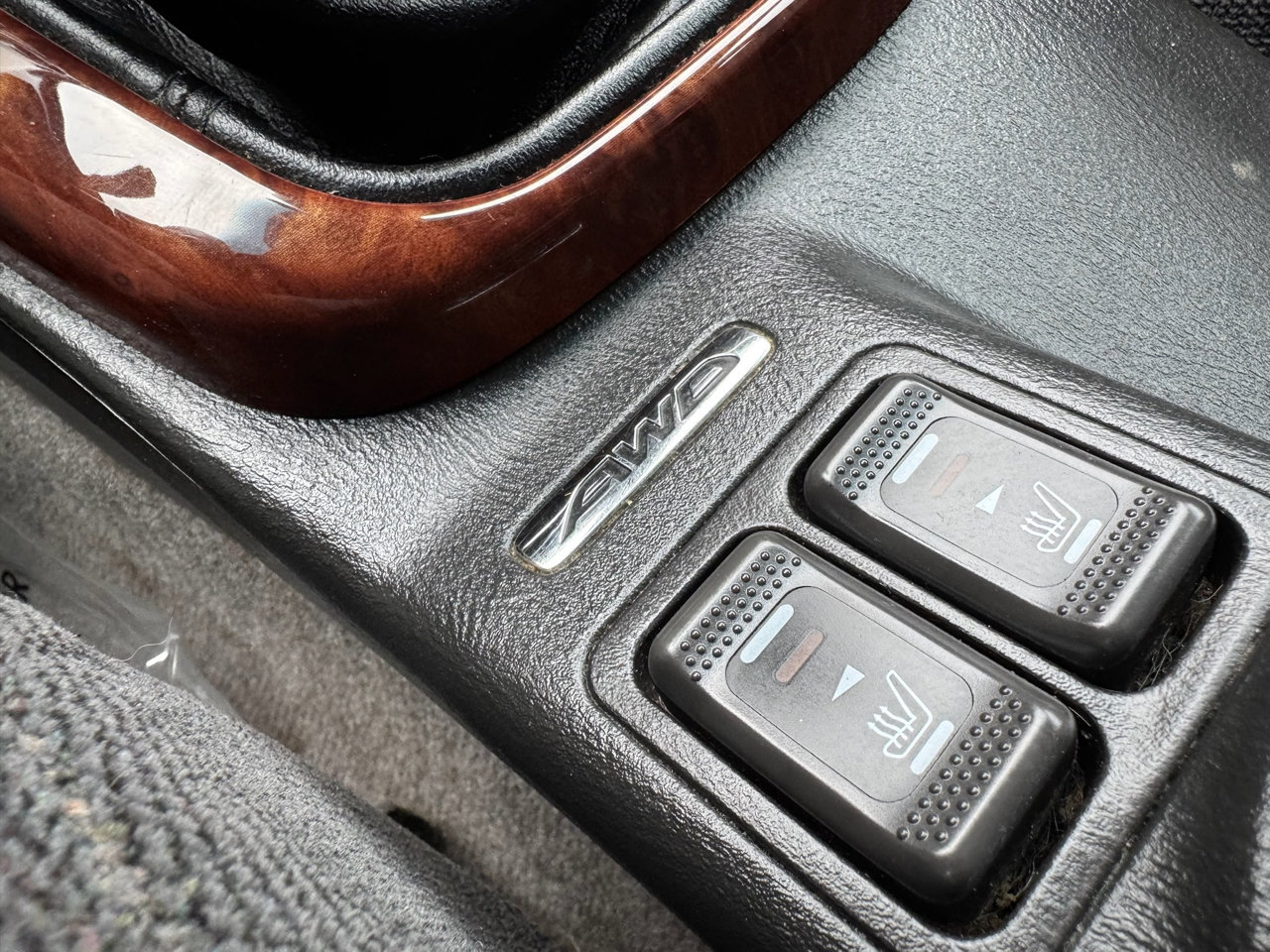 Used 2004 Subaru Outback Wagon image 35