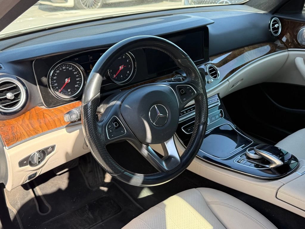 Used 2017 Mercedes-Benz E 300 image 2