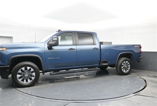 Used 2024 Chevrolet Silverado 2500 Custom w/ Custom Value Package image 6