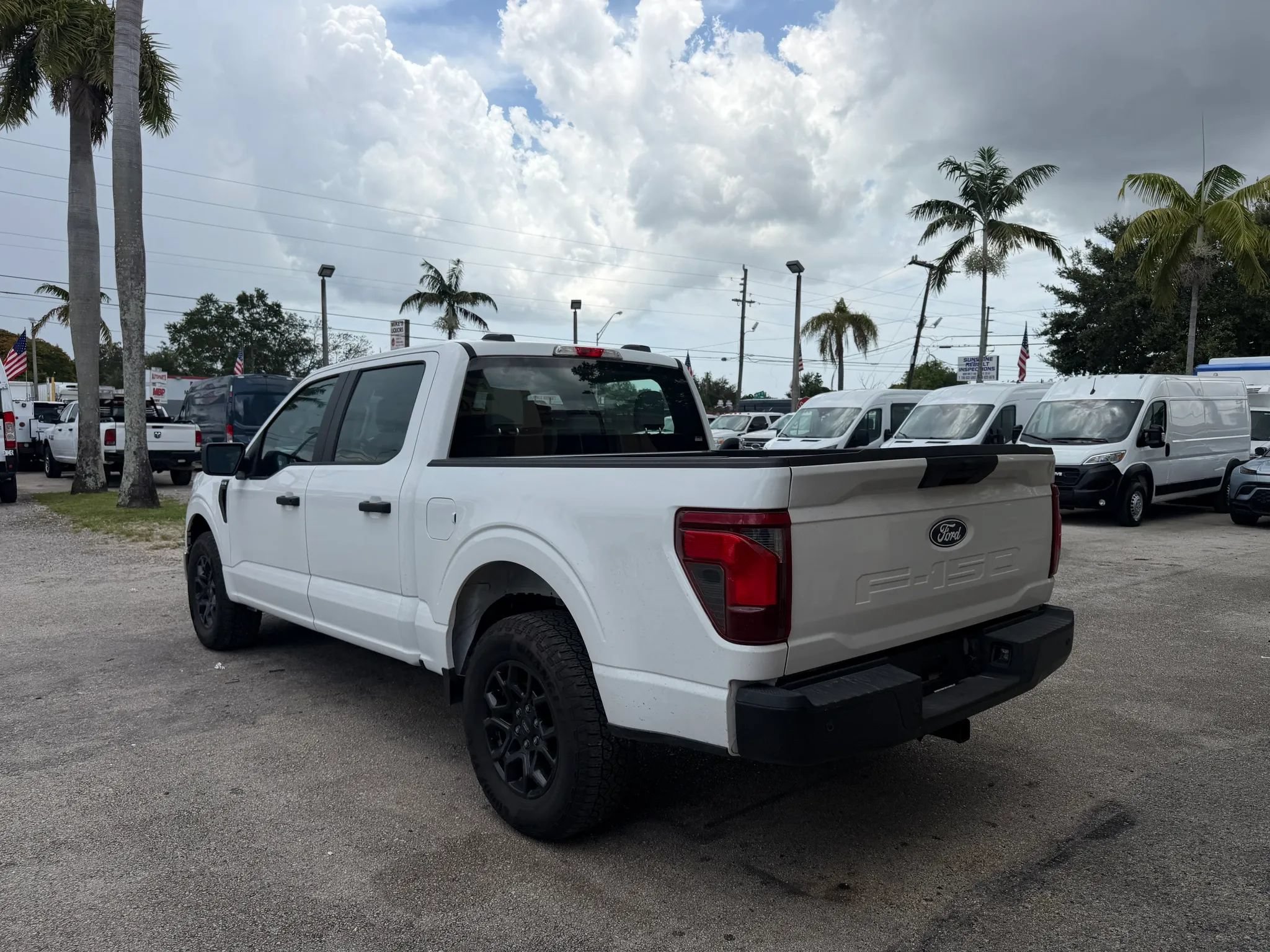 Used 2024 Ford F150 XL w/ Tow/Haul Package RWD image 3