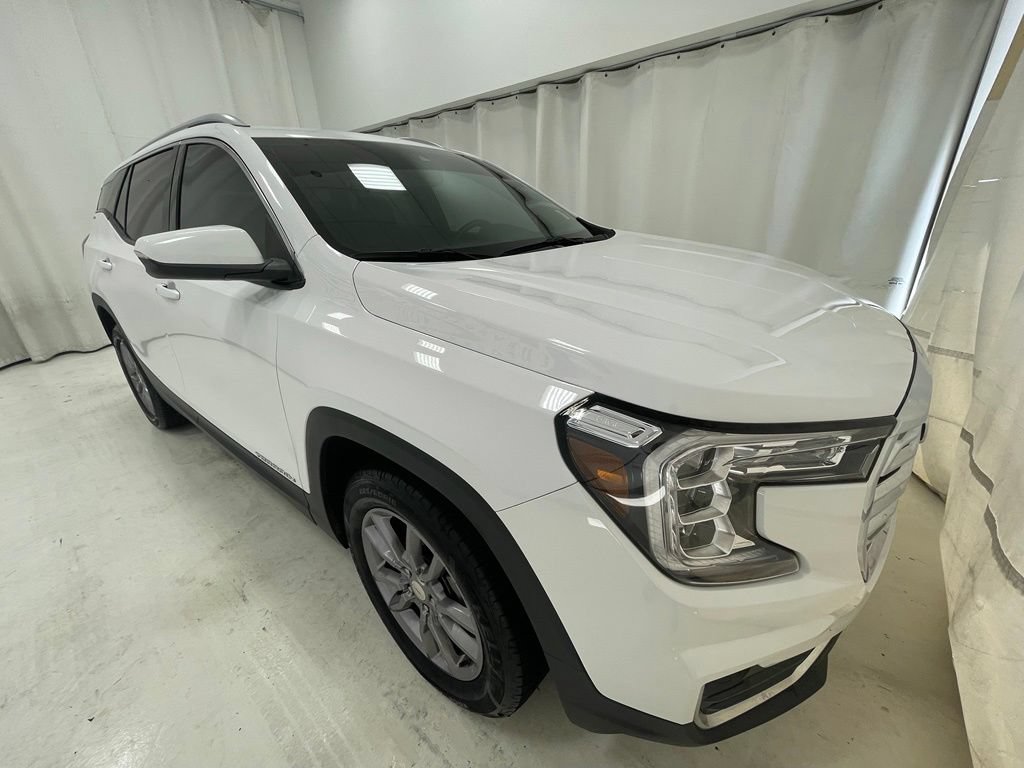 Used 2022 GMC Terrain SLT AWD/4WD image 3