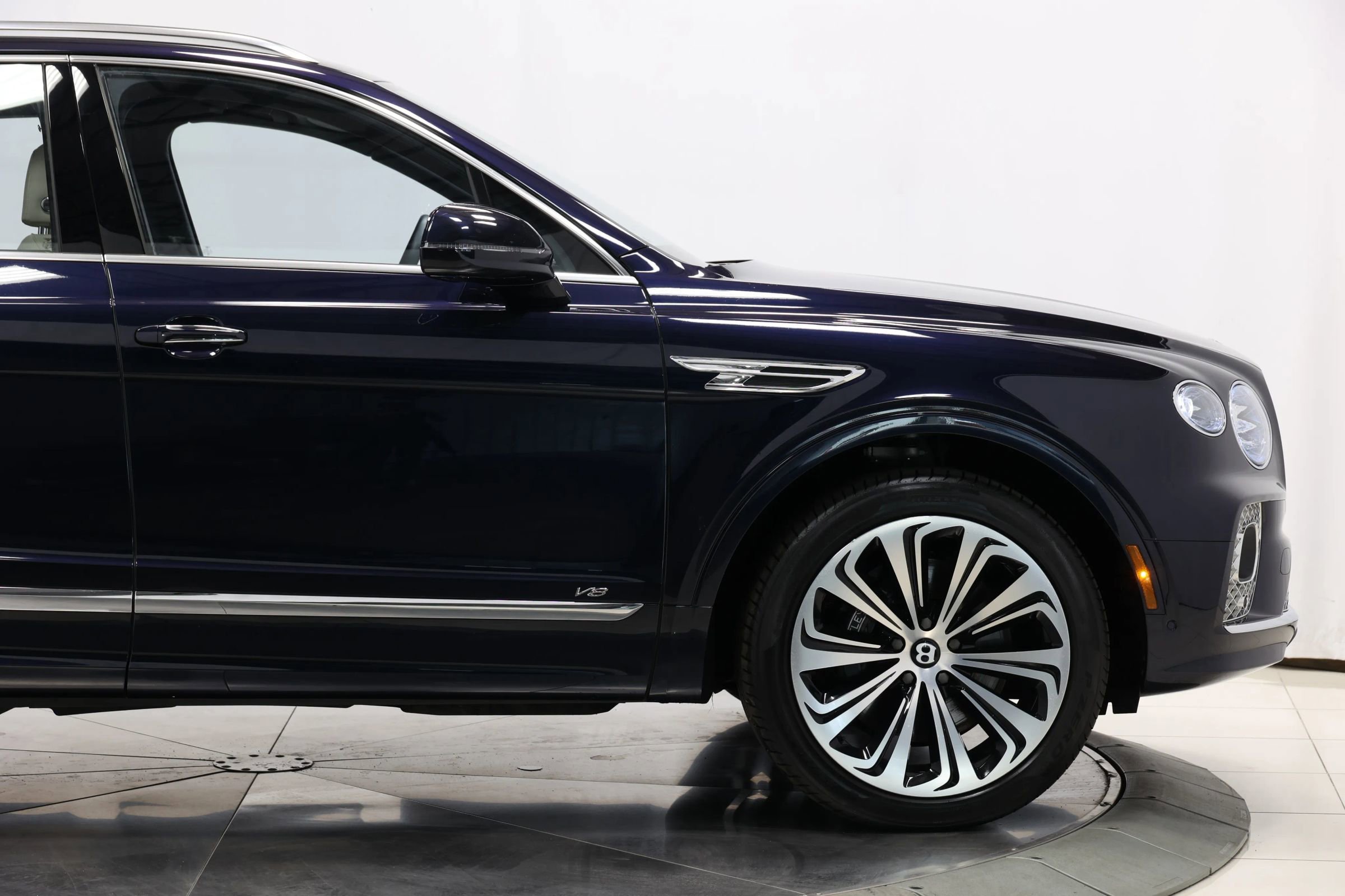 Used 2022 Bentley Bentayga image 91