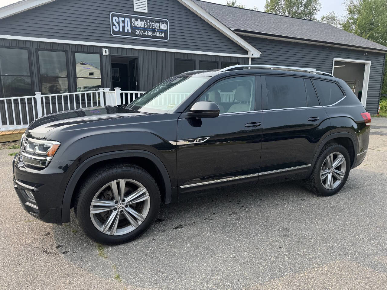 Used 2019 Volkswagen Atlas SEL R-Line image 2