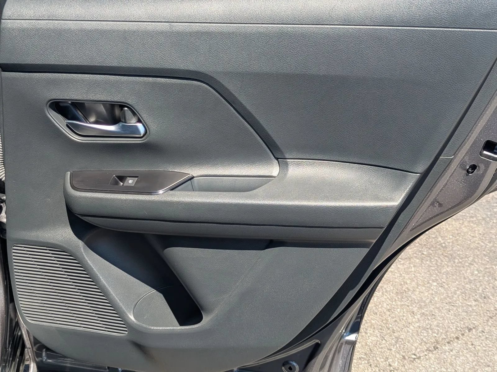 Used 2025 Nissan Kicks SV FWD image 15