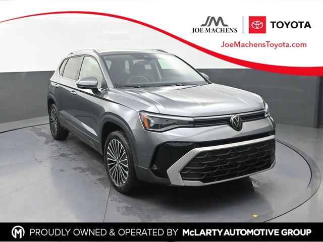 Used 2026 Volkswagen Taos SE FWD image 1