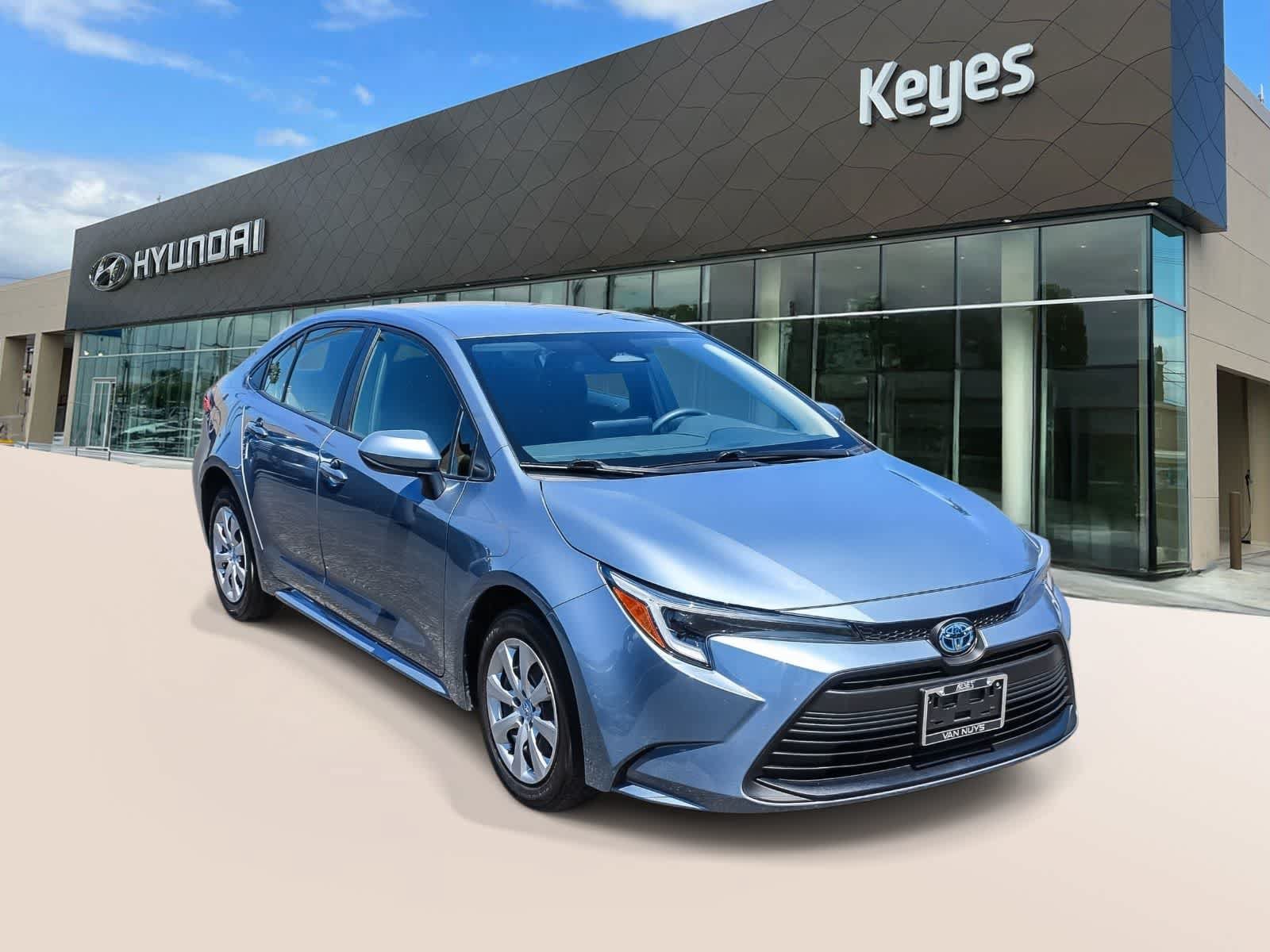 Used 2023 Toyota Corolla LE w/ Carpet Mat Package (TMS) FWD image 3