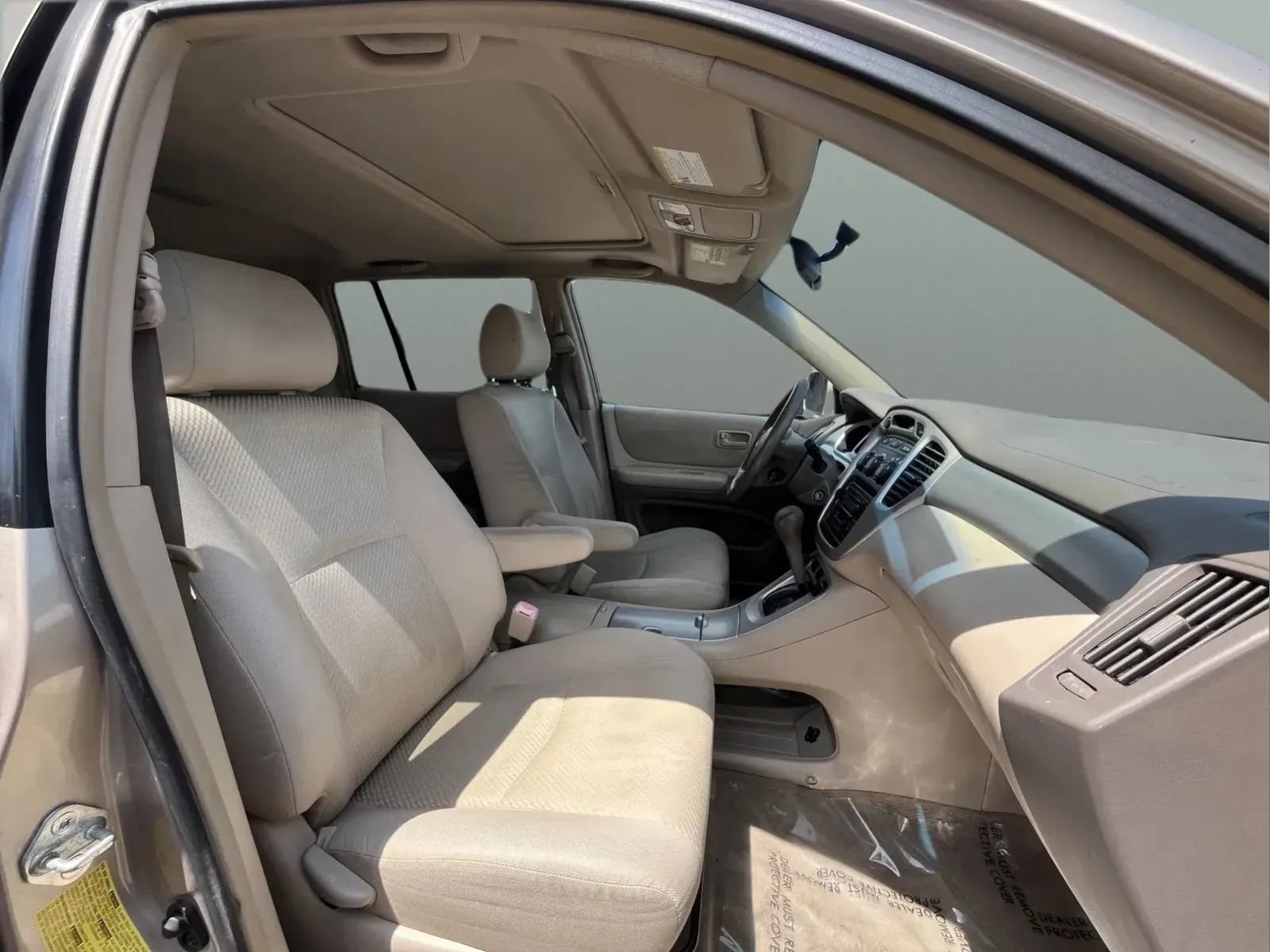 Used 2005 Toyota Highlander 4WD V6 w/ 3rd Row image 10