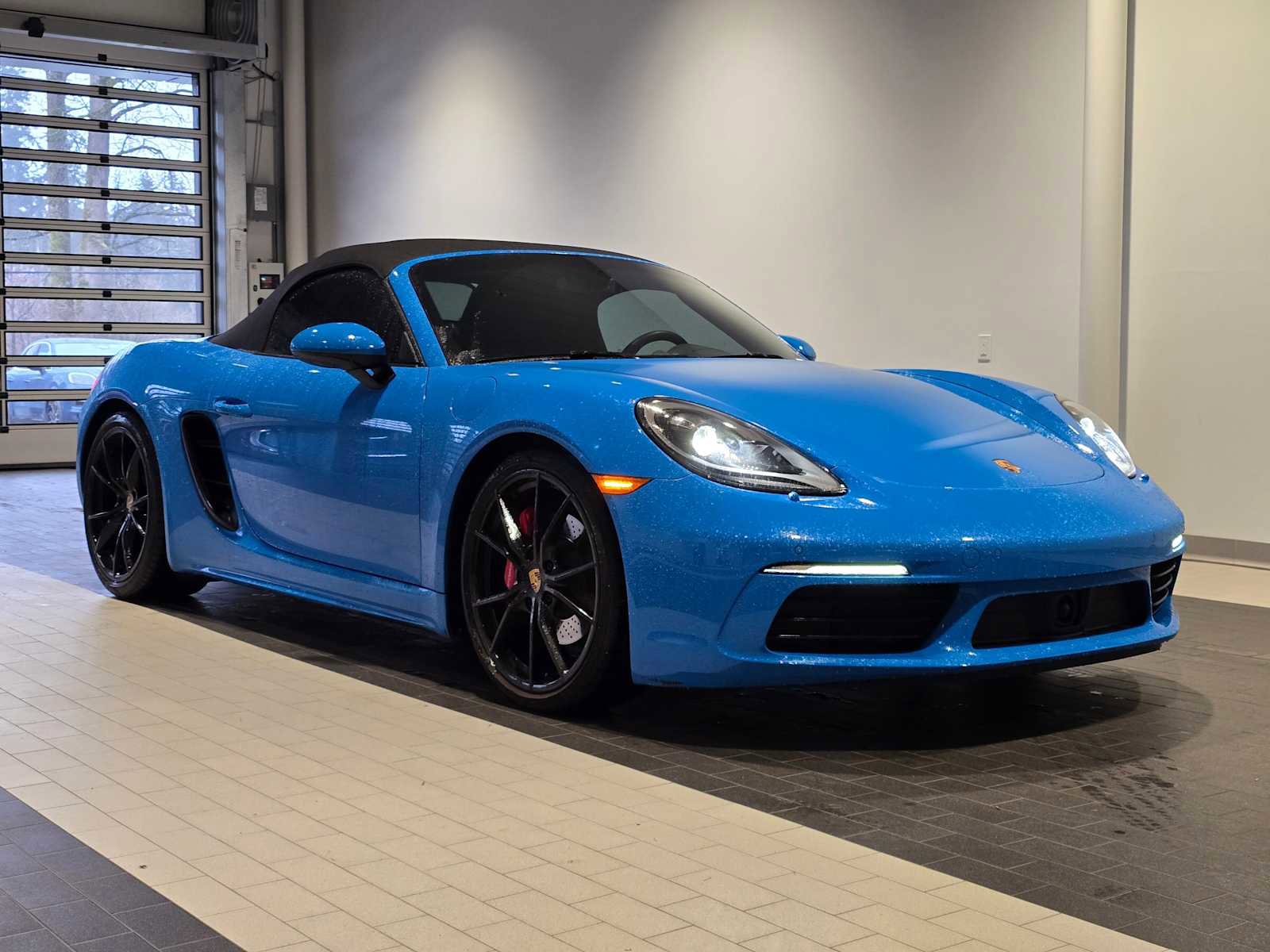 Used 2024 Porsche 718 Boxster S RWD image 9