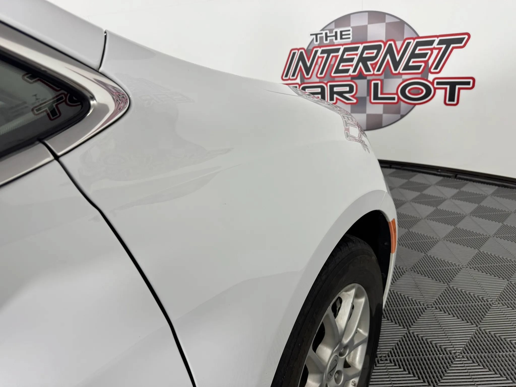 Used 2022 Chrysler Voyager LX FWD image 31