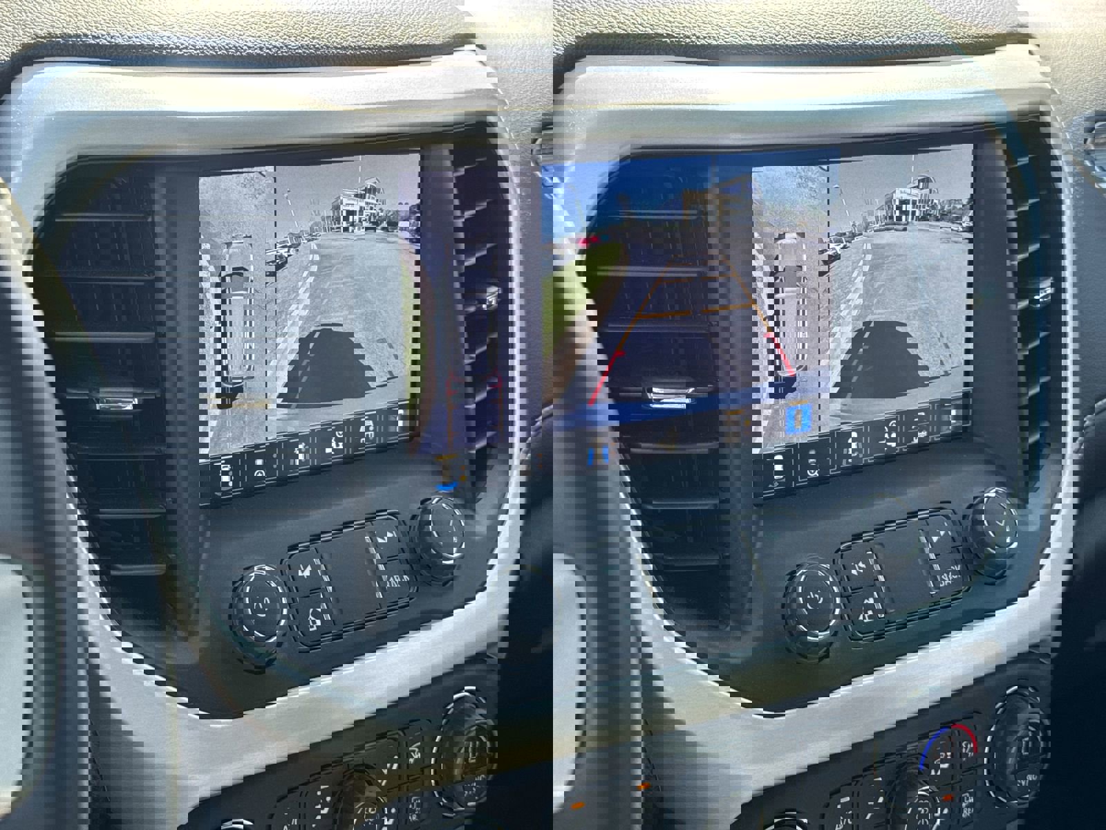 Used 2023 GMC Acadia SLT w/ Technology Package image 25