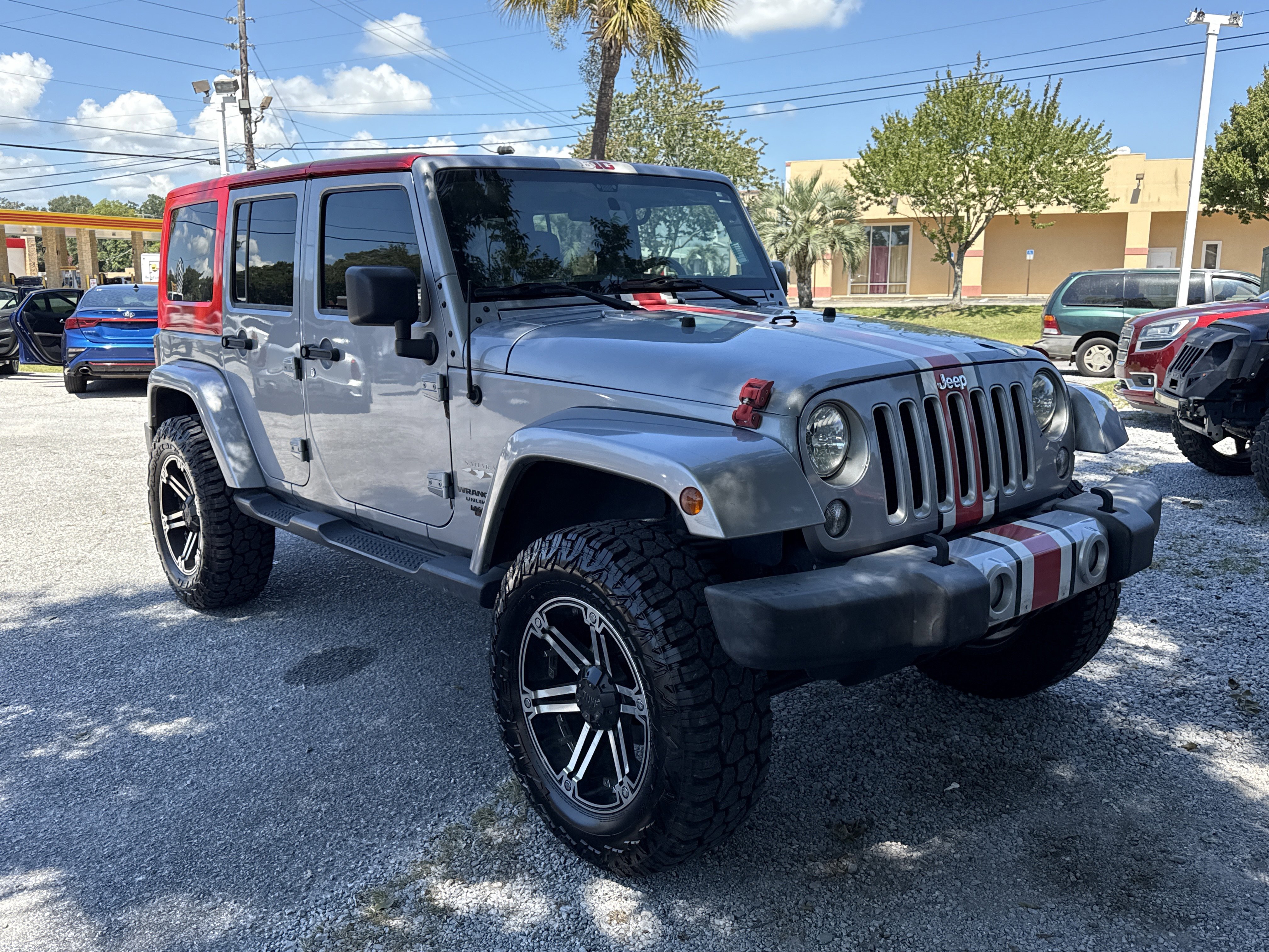 Used 2016 Jeep Wrangler Unlimited Sahara w/ Max Tow Package AWD/4WD image 7