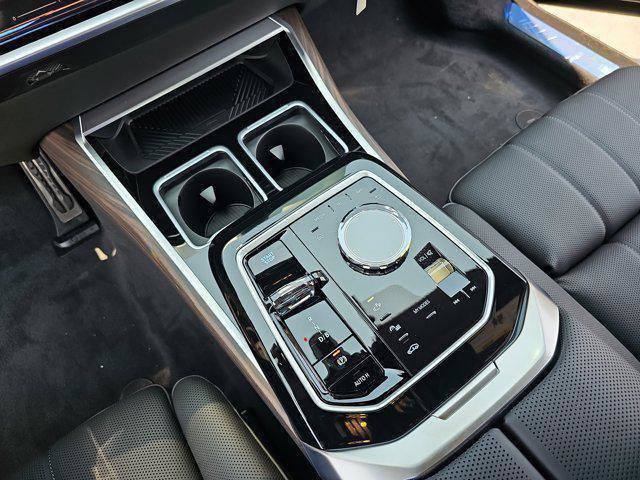 New 2025 BMW i7 xDrive60 image 25