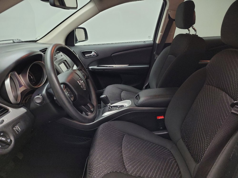 Used 2019 Dodge Journey SE FWD image 17