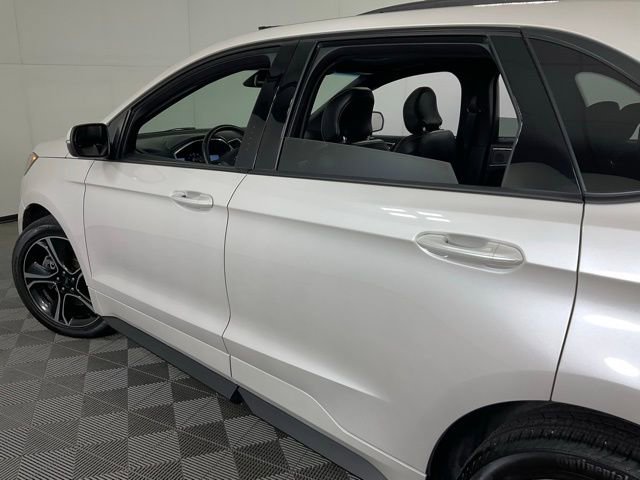 Used 2019 Ford Edge ST w/ Cold Weather Package AWD/4WD image 35