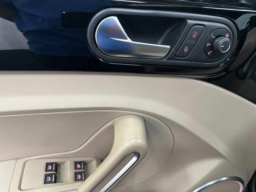 Used 2019 Volkswagen Beetle 2.0T Final Edition SEL image 24