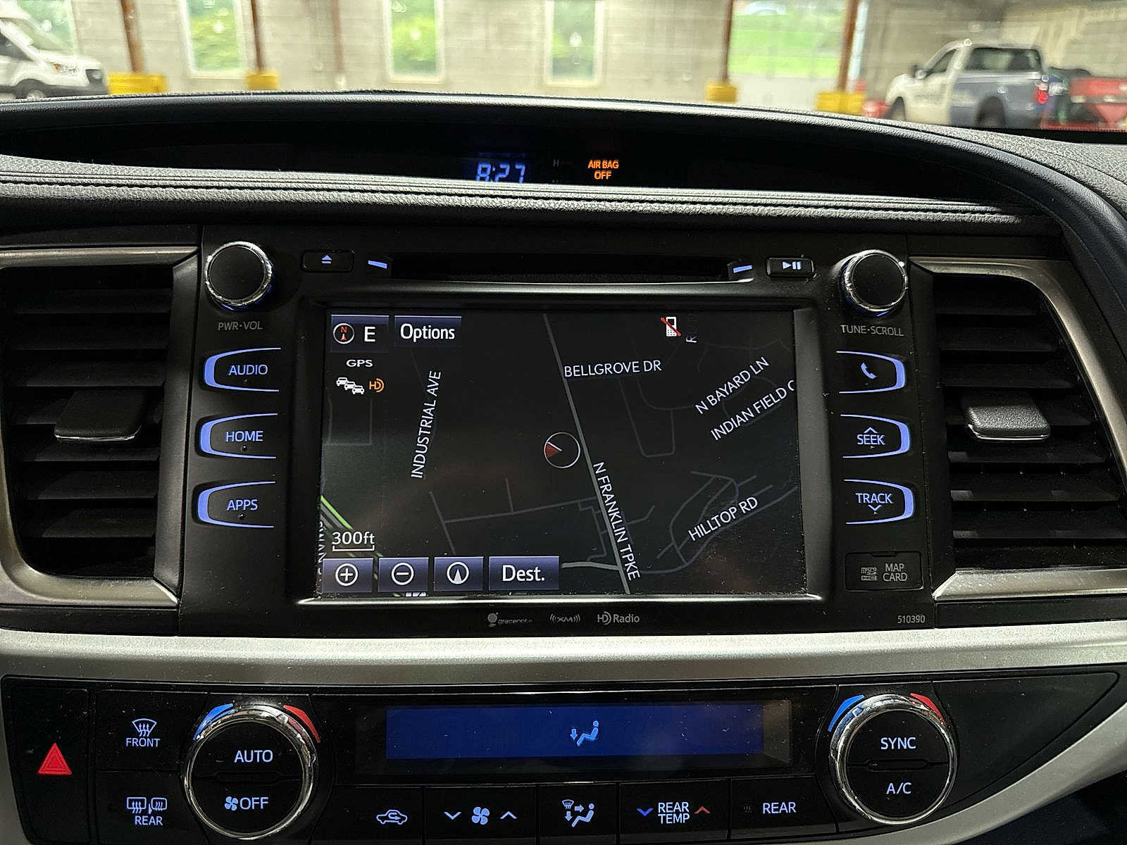 Used 2019 Toyota Highlander XLE AWD/4WD image 20