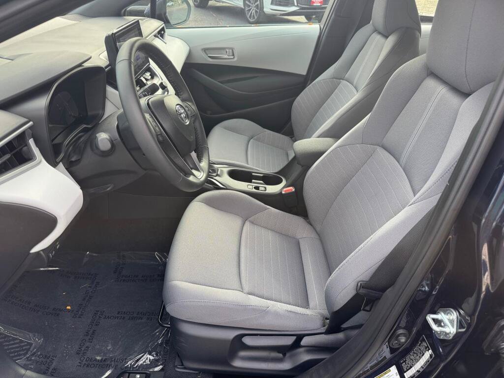 Certified 2026 Toyota Corolla SE FWD image 5