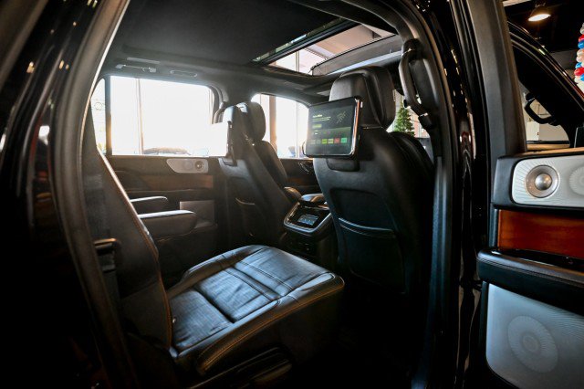 Used 2022 Lincoln Navigator L Black Label image 27