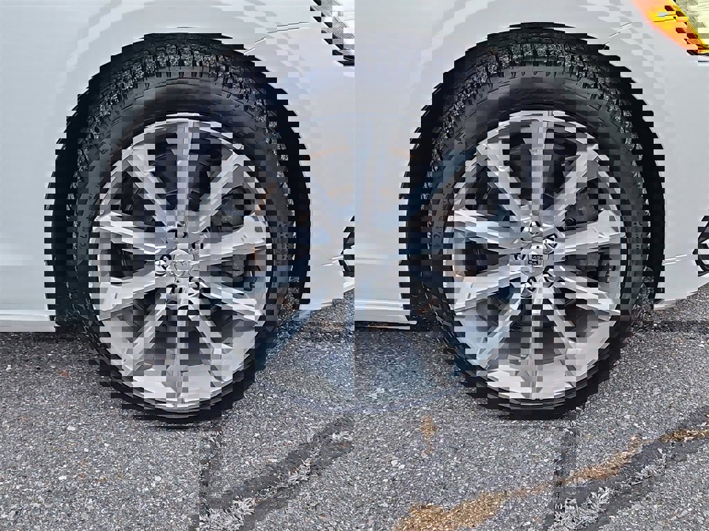 Used 2020 Volvo S60 T6 Momentum w/ Protection Package Premier image 10