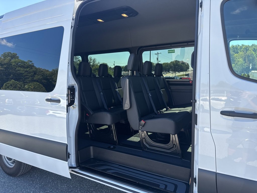 Used 2025 Mercedes-Benz Sprinter 2500 image 24