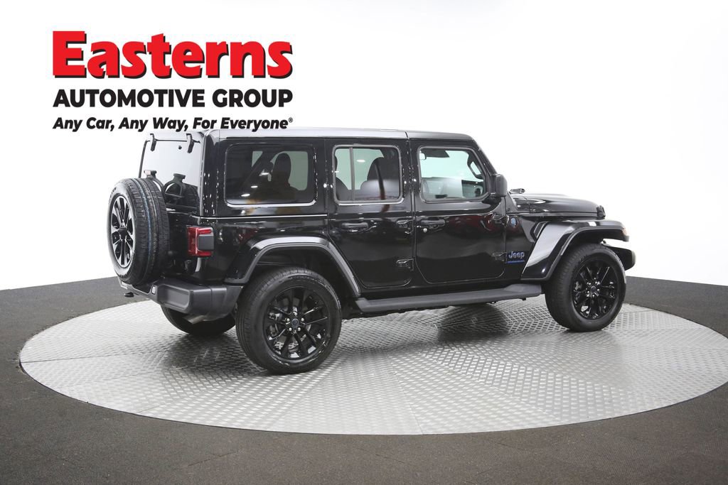 Used 2025 Jeep Wrangler Unlimited Sahara AWD/4WD image 42