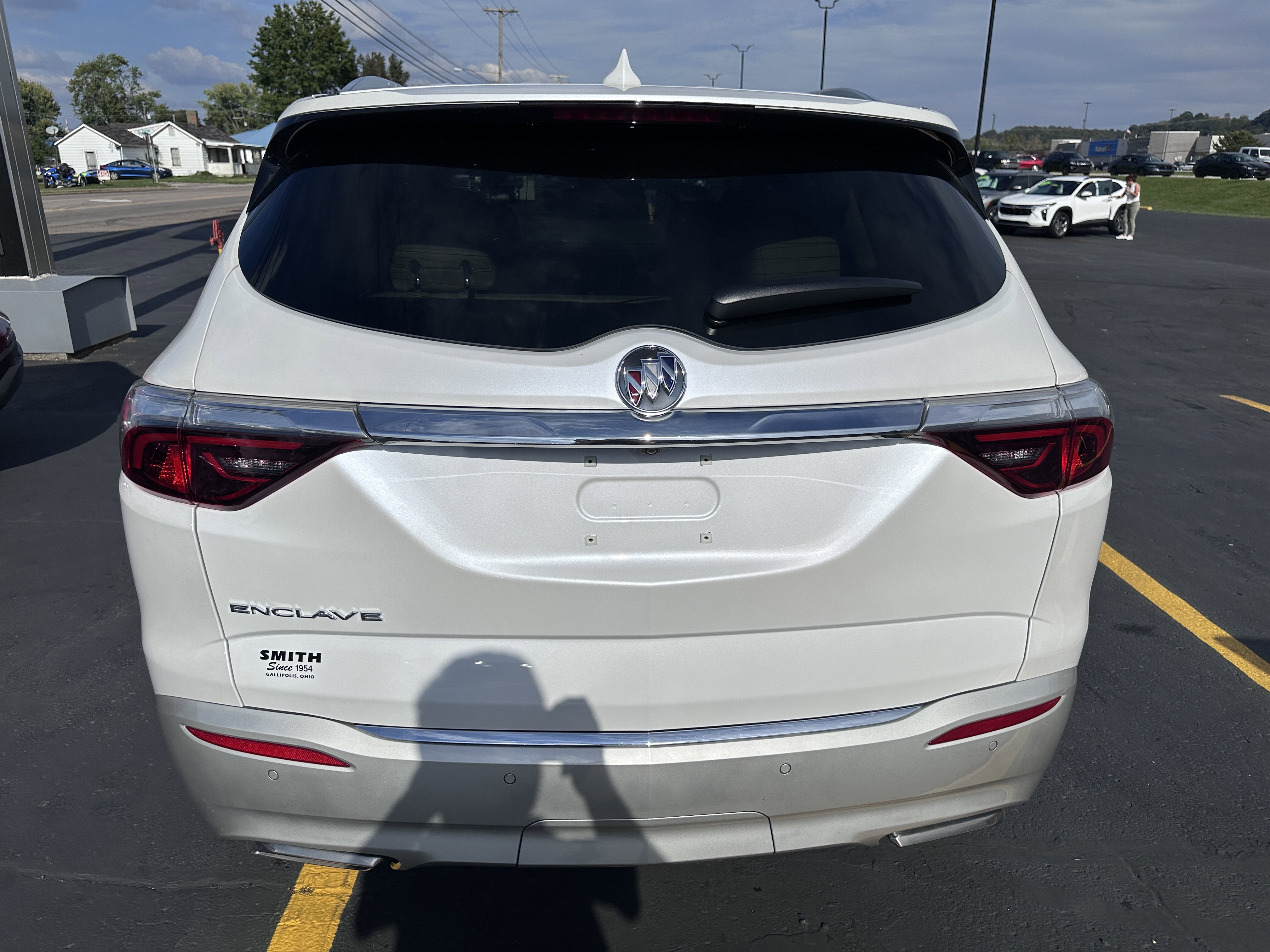 Used 2023 Buick Enclave Essence w/ Experience Buick Package image 8