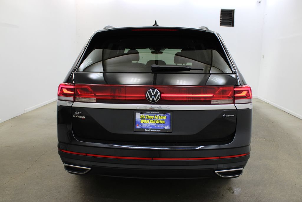 Used 2024 Volkswagen Atlas SE AWD/4WD image 4