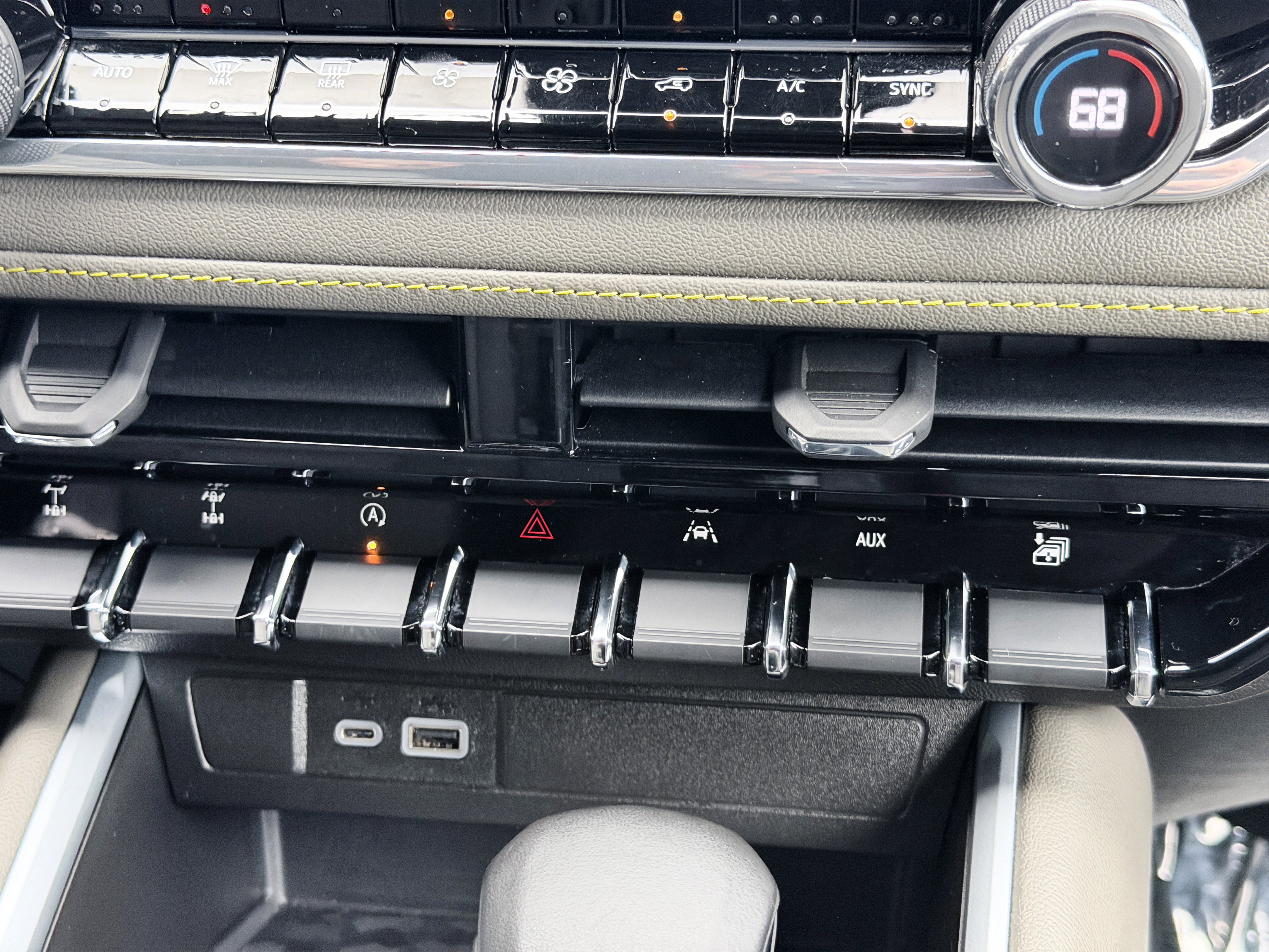 Used 2024 Chevrolet Colorado ZR2 w/ ZR2 Convenience Package III image 26