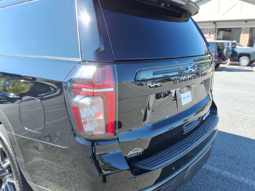 Used 2022 Chevrolet Suburban RST w/ Sport Performance Package AWD/4WD image 14