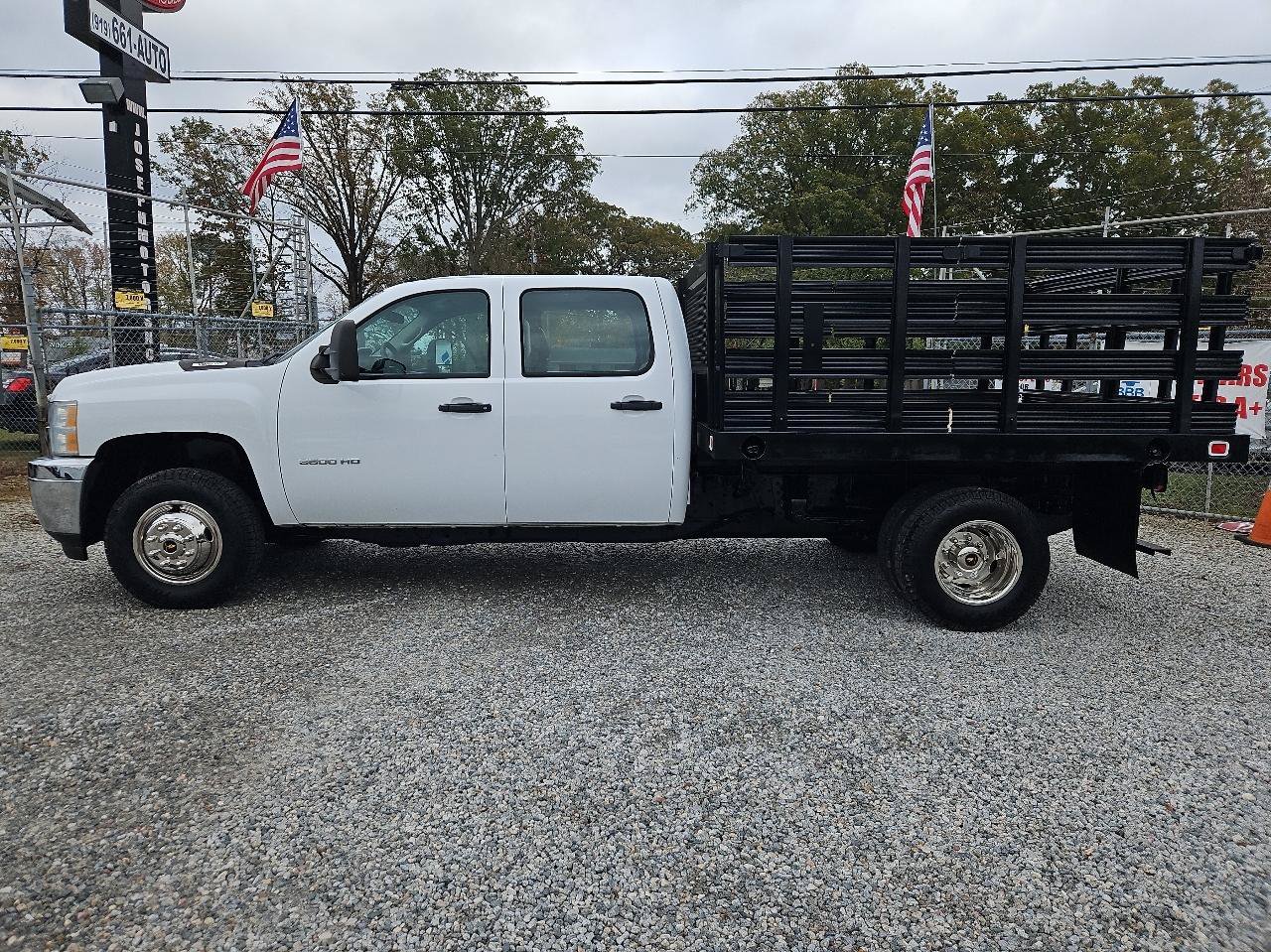 Used 2014 Chevrolet Silverado 3500 W/T w/ Skid Plate Package AWD/4WD image 2