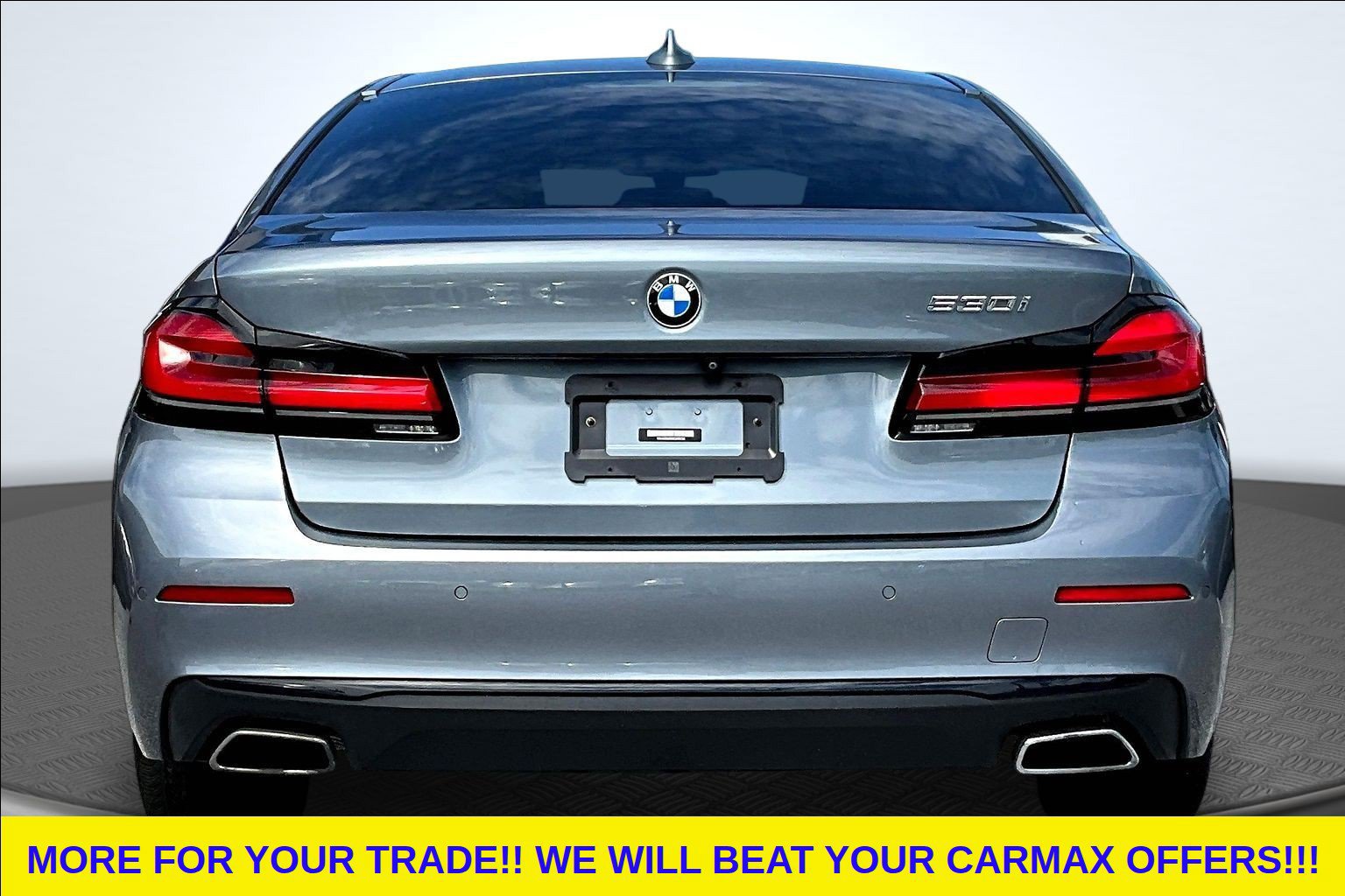Used 2022 BMW 530i w/ M Sport Package RWD image 5