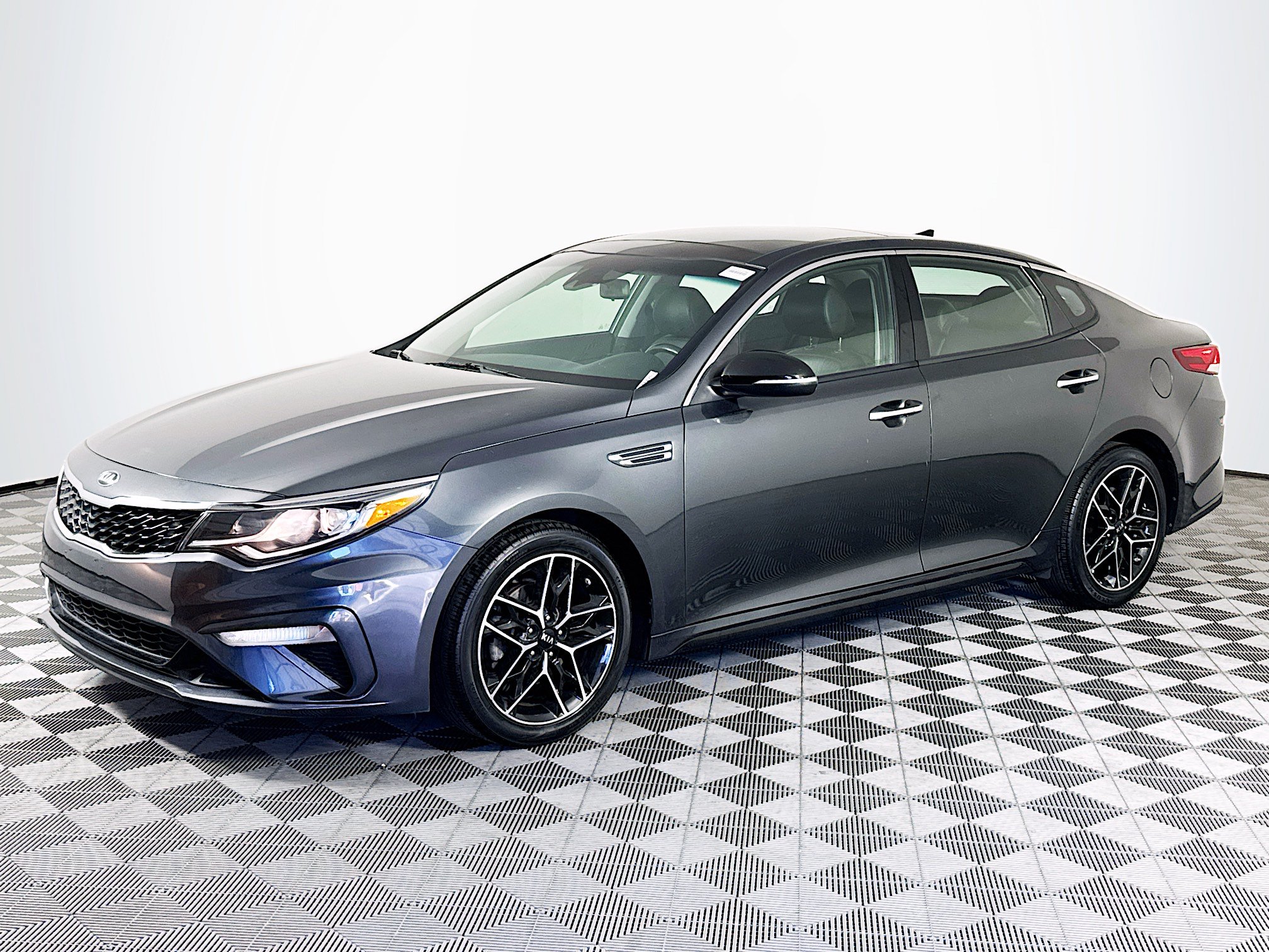 Used 2020 Kia Optima SE FWD image 4