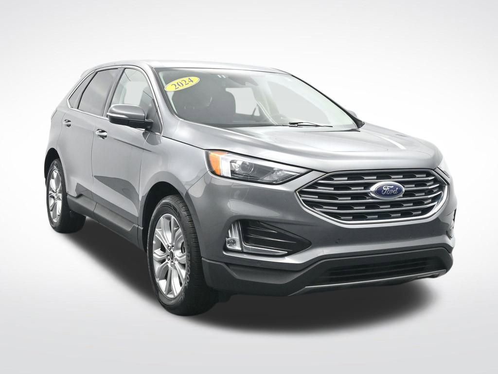 Used 2024 Ford Edge Titanium image 3
