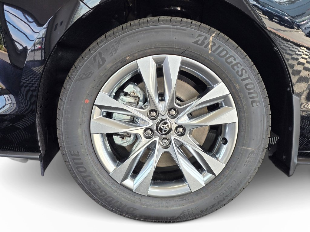 New 2026 Toyota Sienna Limited AWD/4WD image 11