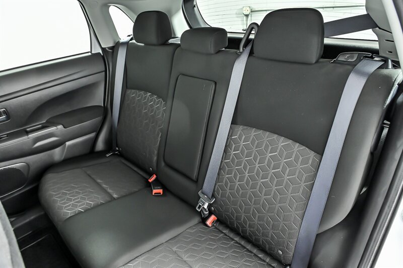 Used 2022 Mitsubishi Outlander Sport ES AWD/4WD image 17