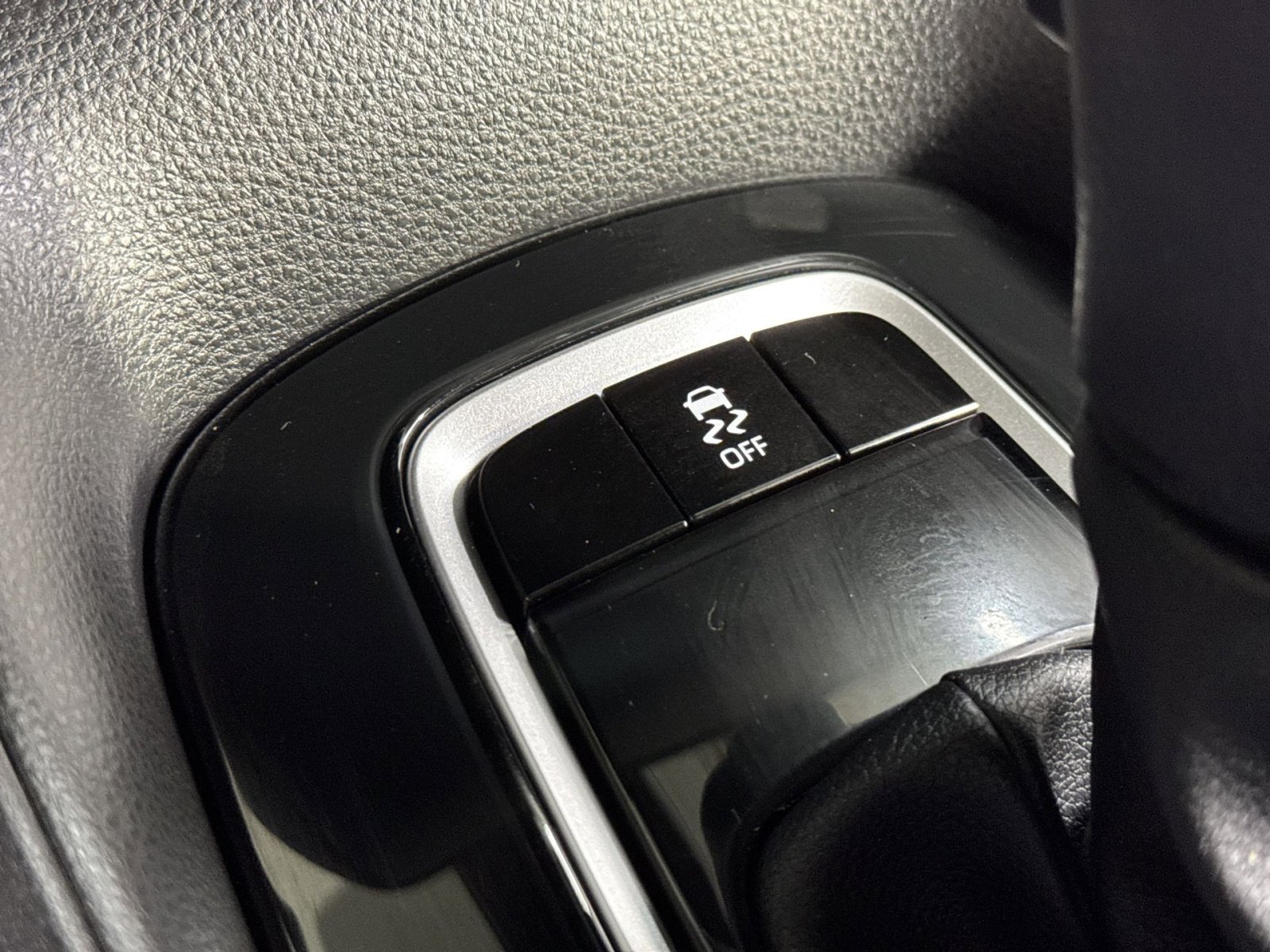 Used 2025 Toyota Corolla LE image 34