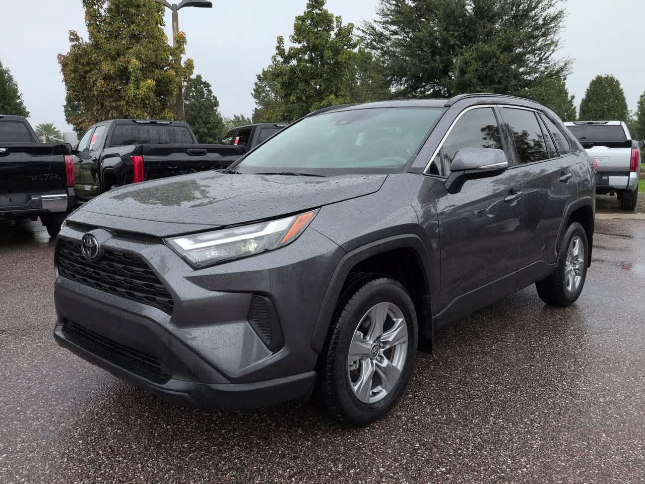 Used 2025 Toyota RAV4 XLE w/ Convenience Package FWD image 2