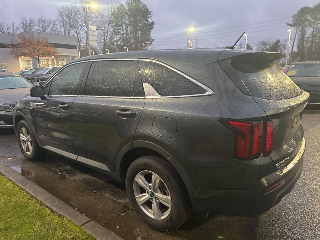 Used 2023 Kia Sorento LX image 6