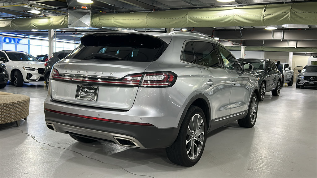 Used 2023 Lincoln Nautilus Reserve AWD/4WD image 4